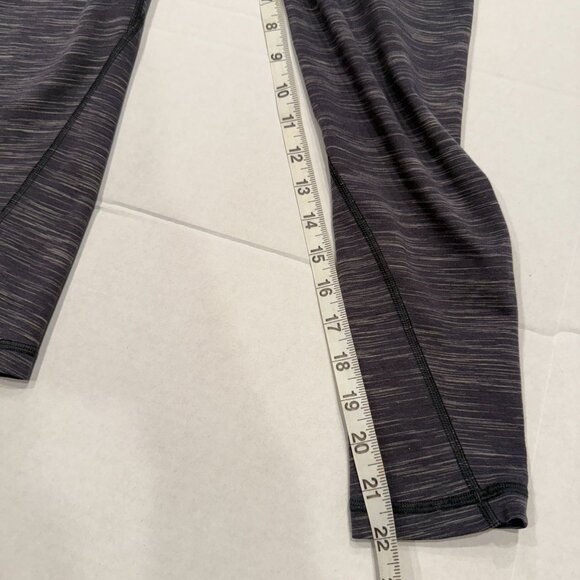 Patagonia Women’s XS Gray Cropped Leggings w/ Pockets – 22” Inseam outdoors - Picture 5 of 6